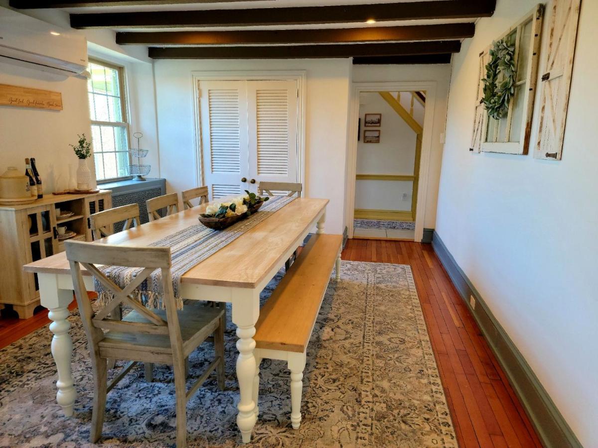 Downingtown Manor - 1900S Farmhouse With Creek Views Dış mekan fotoğraf