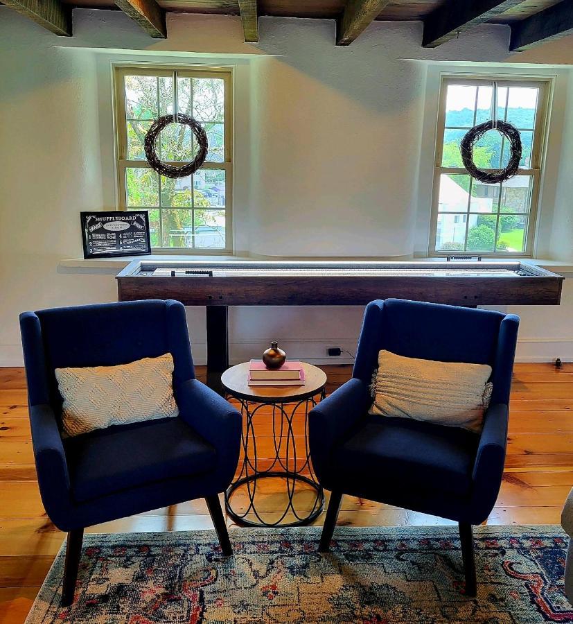 Downingtown Manor - 1900S Farmhouse With Creek Views Dış mekan fotoğraf